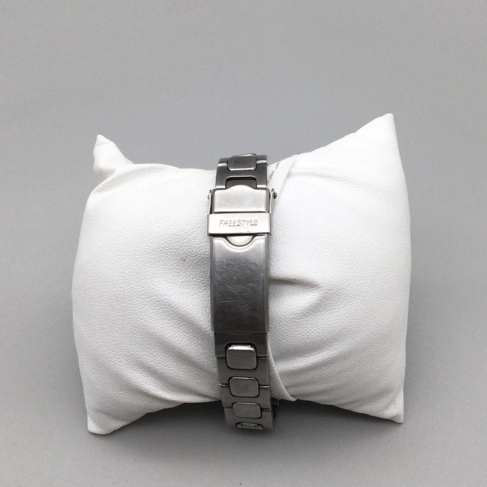 Reloj Freestyle Mujer 28mm Tono Plateado MOP Fecha 100M Batería Nueva 7" Foto 3 de 4