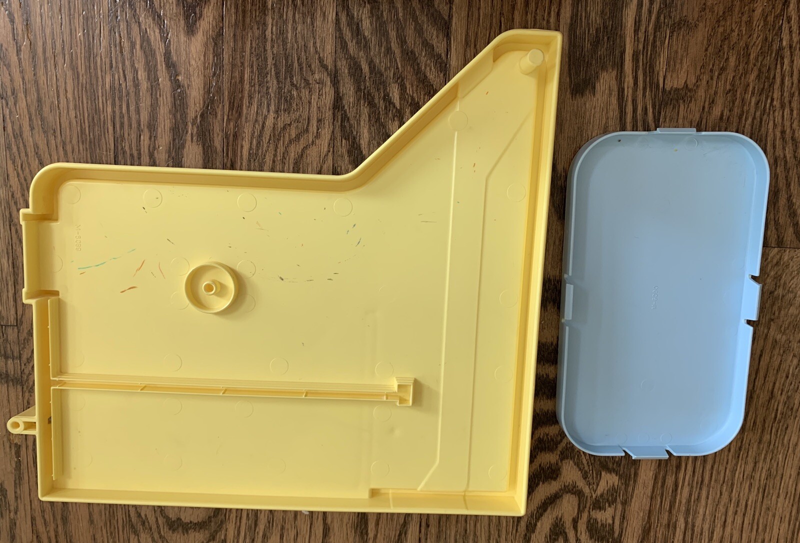 VINTAGE PLAYSKOOL VICTORIAN DOLLHOUSE REPLACEMENT PARTS VANITY DOORS