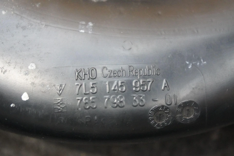 Juego de 2 mangueras de tubo intercooler 7L5145957A OEM Porsche Cayenne Turbo S 92A 2018 Foto 3 de 4