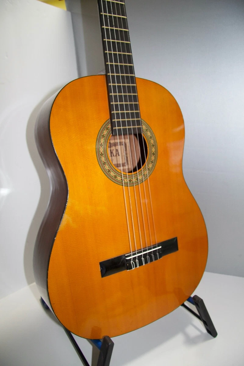 Best classical 2024 guitar under $300