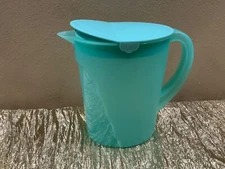 New Tupperware Beautiful Jumbo Expression Pitcher 1 Gallon 3.7L in Mint Color