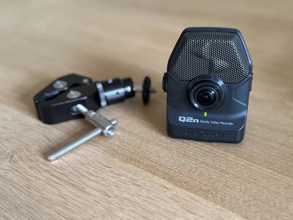 ZOOM Q2n Handlicher Videorecorder HD mit SMALLRIG Superklemme