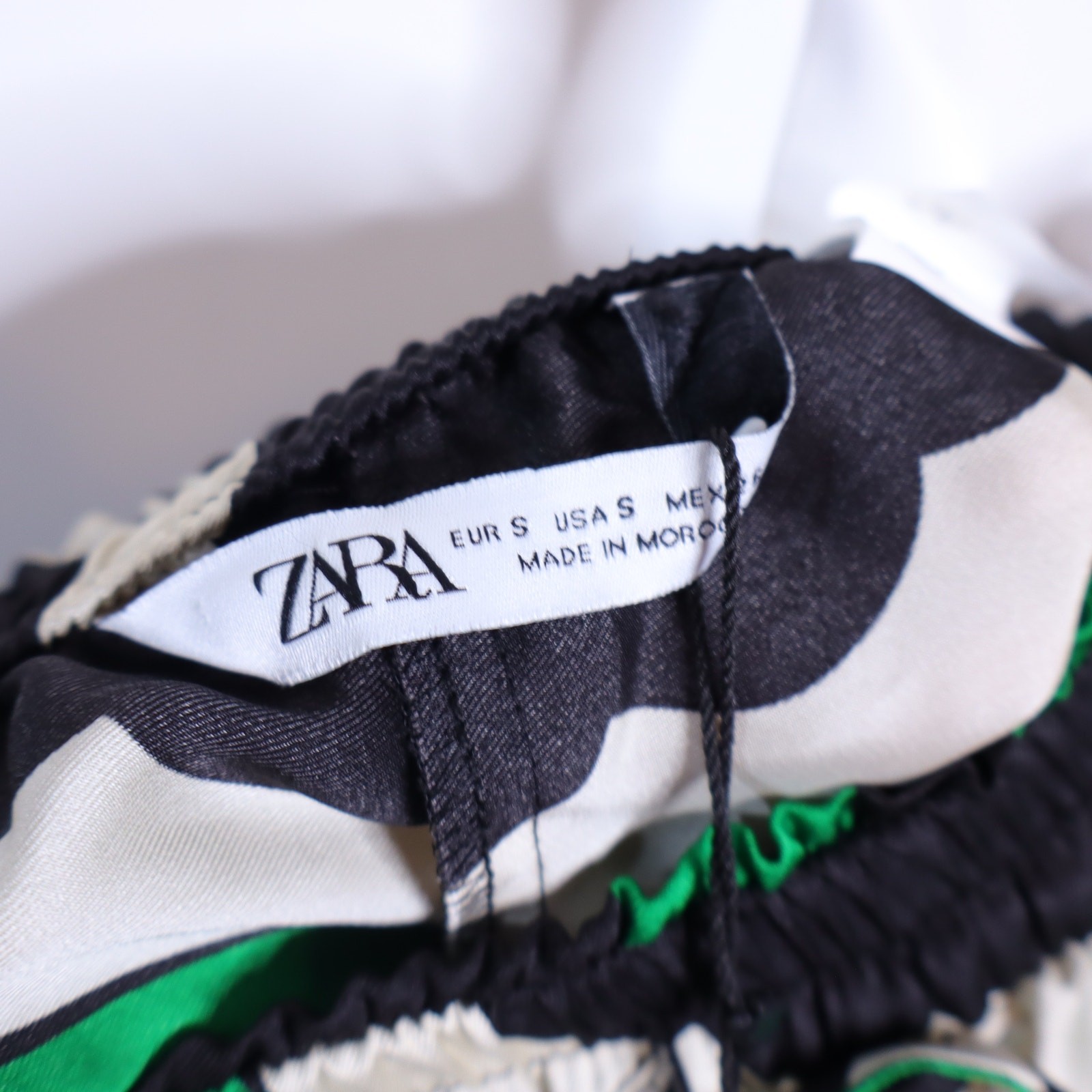 ZARA NWT Printed High Waisted Bermuda Shorts Green Black Pull On Women's S image 7