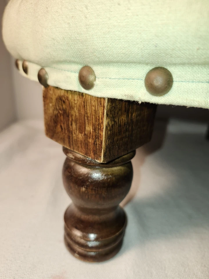 复古 枕头木质脚凳带刺绣设计 — 第 3/4 张图片