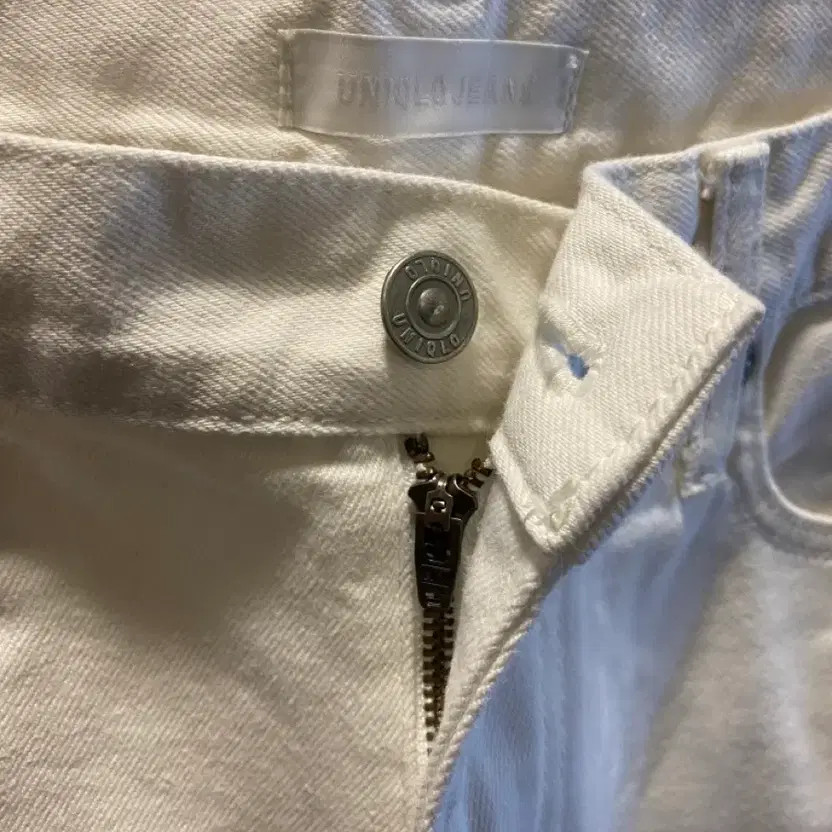 Uniqlo Slim Fit White Selvedge Jeans, Size 31 thumbnail 4