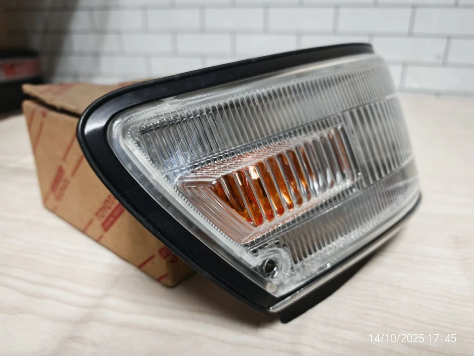 TOYOTA COROLLA EE90 AE92 LUZ DE GIRO ESQUINA DELANTERA LATERAL DERECHA SOLO GENUINA Foto 4 de 4