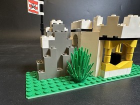 LEGO 6266 Pirates Cannon Cove Guards Complete Set with Instructions & Box