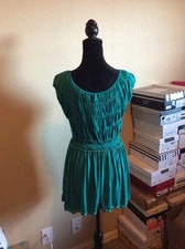 Max Studio Specialty Products Green Peasant Top Large