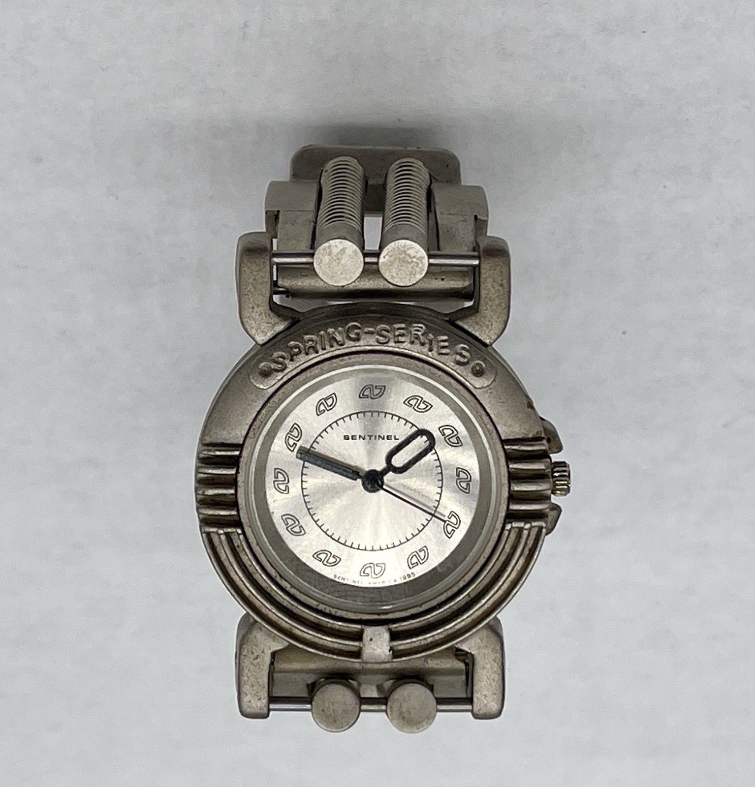 VTG Sentinel America Quartz Watch Unisex Piston Style Cuff Bangle New Battery