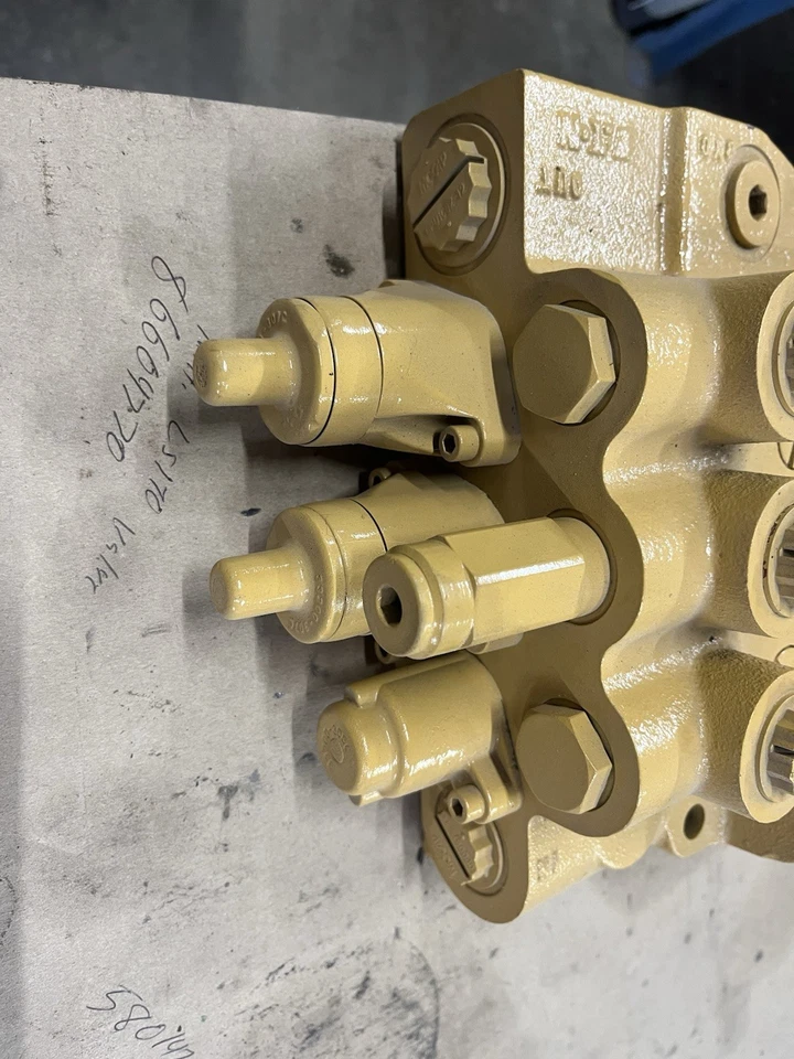 Válvula de control de minicargadora se adapta a New Holland OEM Lx565 LX665 LX865 LX885 LX985 Foto 3 de 4