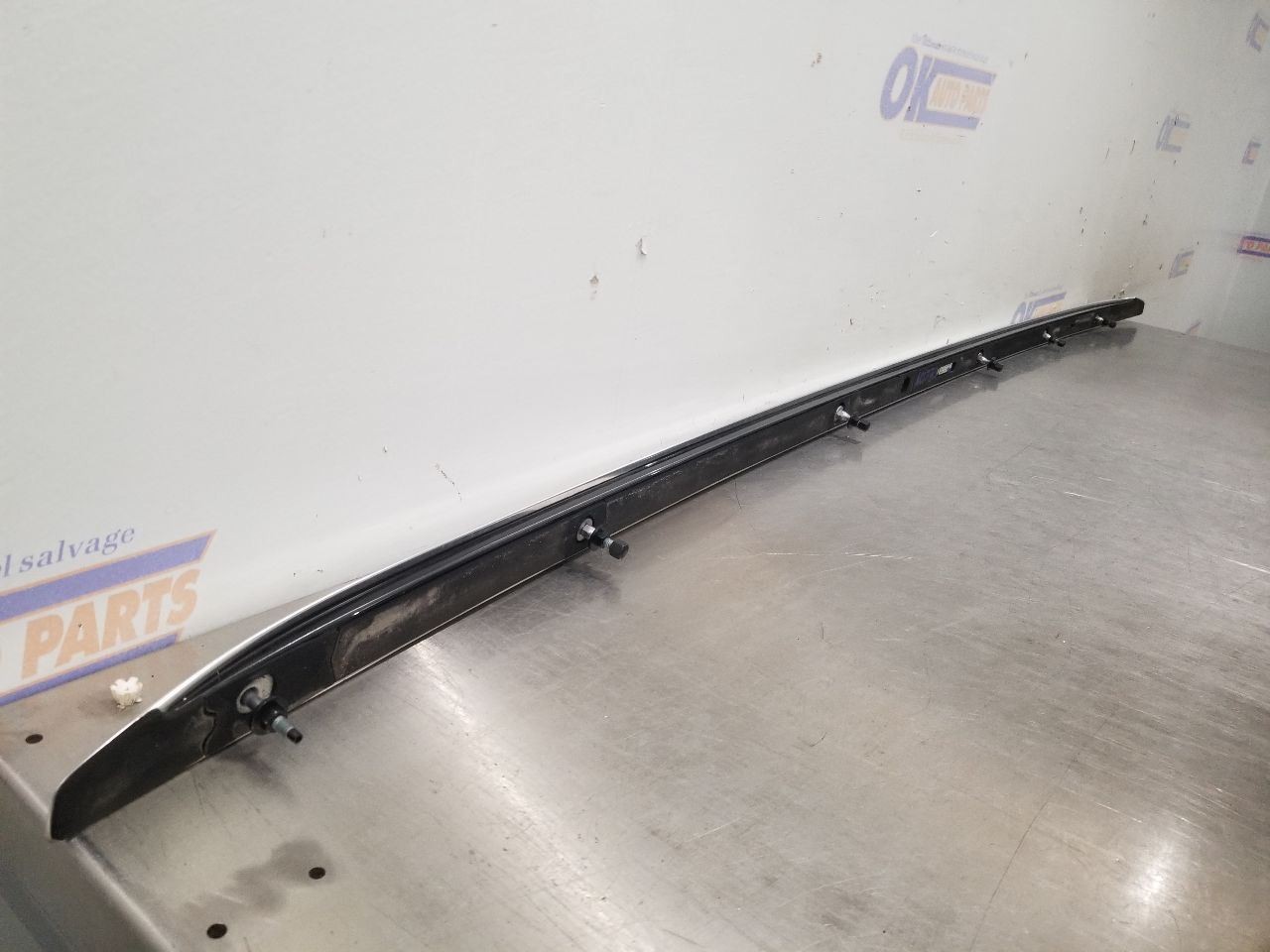 17 BENTLEY BENTAYGA LUGGAGE RACK ROOF RAIL RIGHT PASSENGER 36A860022