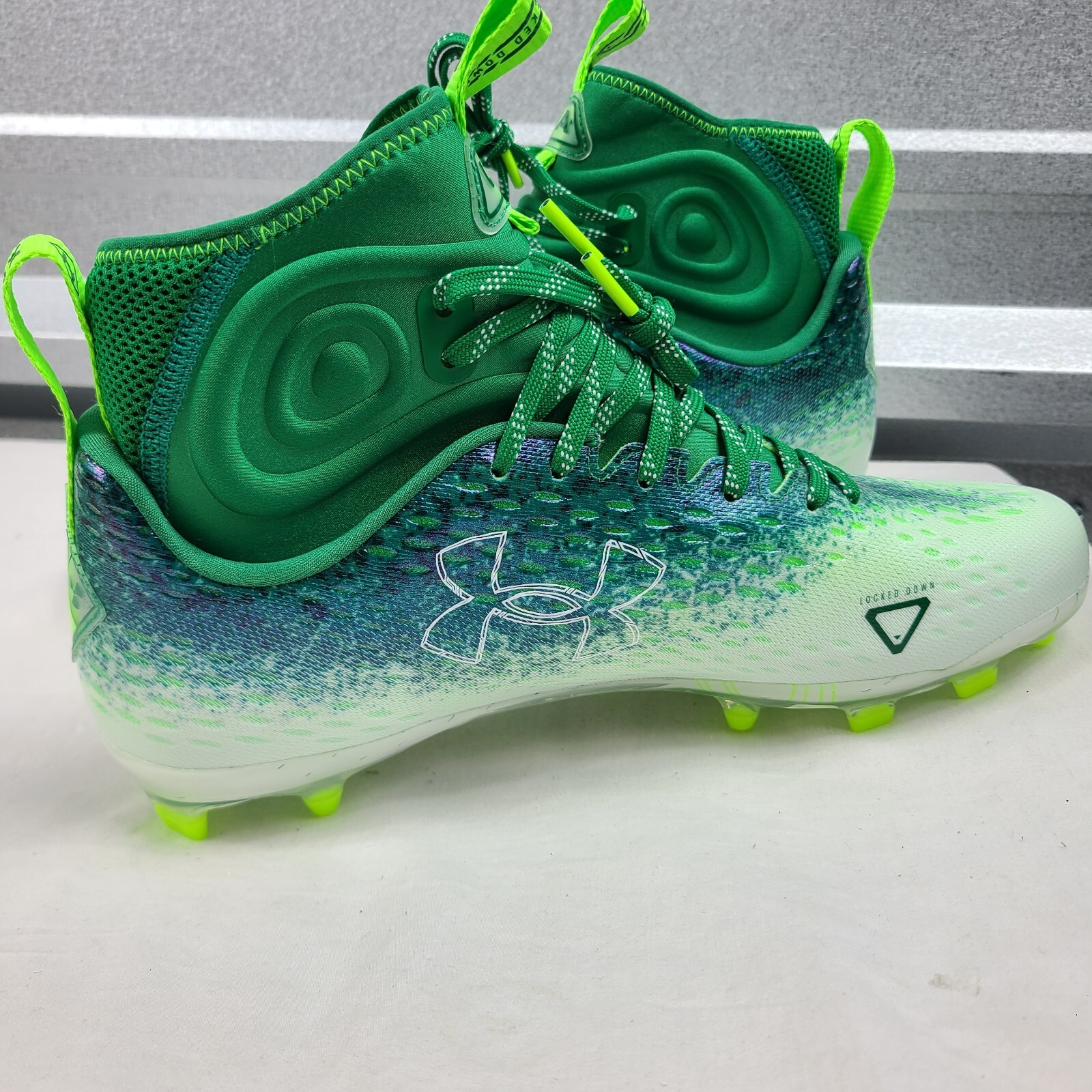 Under Armour Spotlight Lux MC 2.0 Mens Football Cleats Size 11 Green