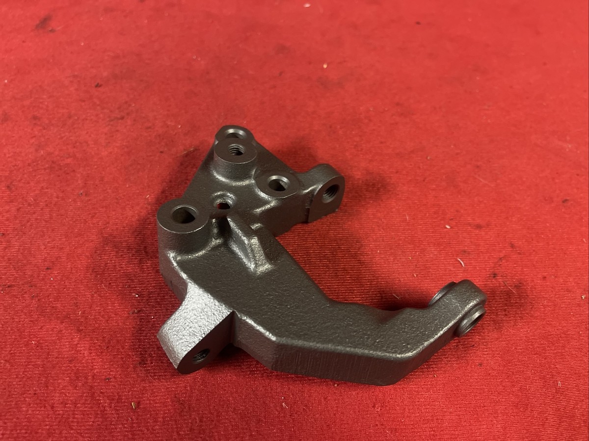 yu_naxly77ページ 1984-1989 Nissan 300ZX Z31 Power Steering Bracket Mount