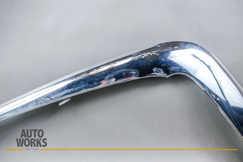 98-03 Jaguar XJ8 X308 Vanden Plas parachoques trasero derecho moldura cromada OEM 4 Foto 3 de 4