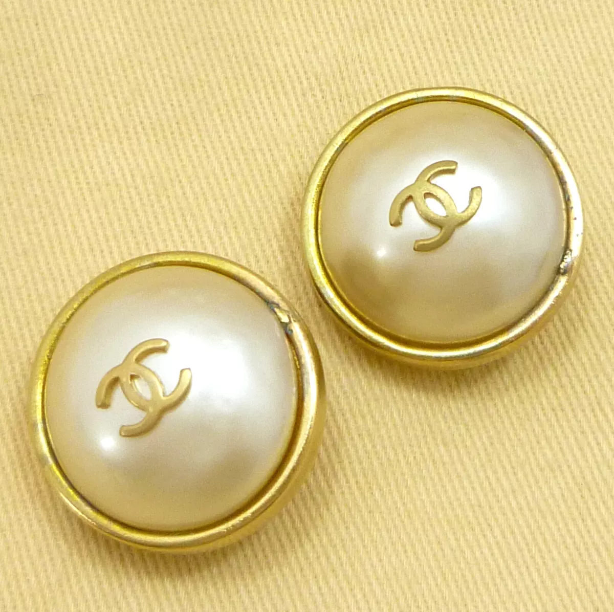 Authentic chanel hotsell earrings cc