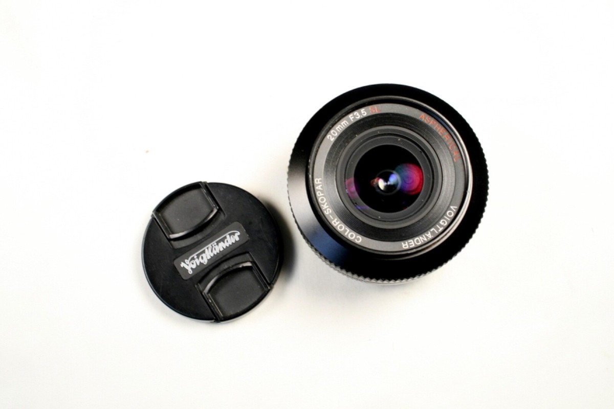 Voigtlander Color-Skopar 20mm f/3.5 Pancake Lens - Canon EF