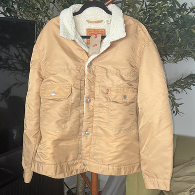 Levi Strauss & Co. Men s Trucker Jacket Lined Button Beige Solid Regular XL
