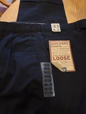 DOCKERS Pleated Loose Fit Khakis Size 40X32 NAVY 100% WRINKLE FREE COTTON NEW!