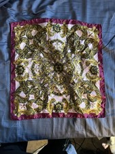 Versace Men  s Silk Pocket Square