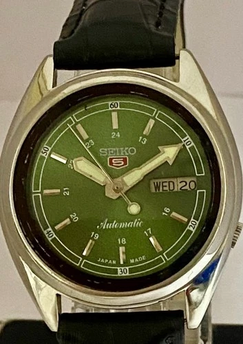 Seiko 5 Automatic Green Dial 7009-8081 Vintage 1980 Japan Made Running Strong