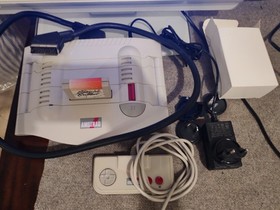 CONSOLE AMSTRAD GX 4000 COMPLETE ET FONCTIONELLE + JEU BURNIN RUBBER 3