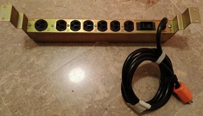Dell DMO7RM-20 Power Distribution Unit. 8 Outlets, 120VAC, 16A.