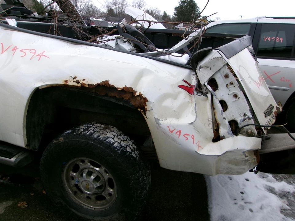 Used Front Left Door Interior Trim Panel fits: 2007 Chevrolet Silverado 2500 pic — 第 4/4 张图片