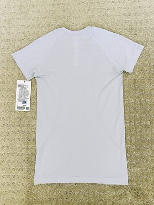 Lululemon SwiftlyTech 半袖2.0 サイズ6　新品未使用 Lululemon Swiftly Tech Short Sleeve 2.0. Size 6. Color: LFRS