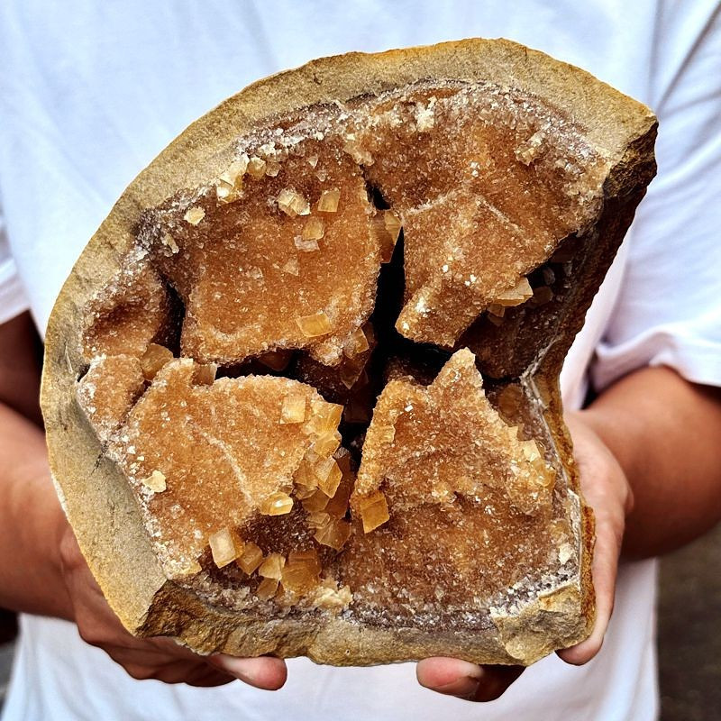 5.56LB Natural turtle-back calcite crystal cave, quartz crystal mineral specimen
