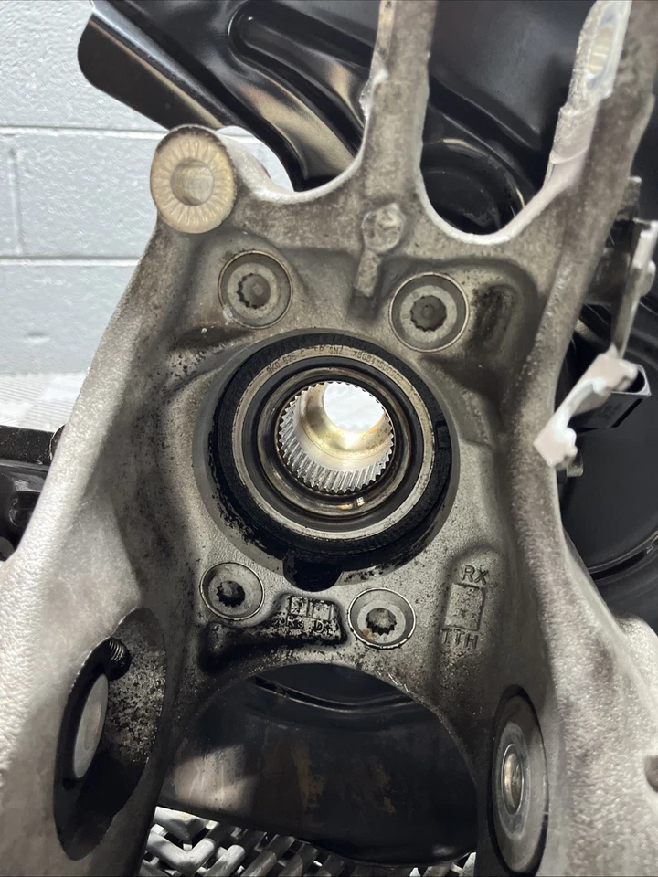 Audi RS7 2012-2017 eje trasero derecho nudillo cubo rueda 8R0505436 78 k millas fabricante de equipos originales Foto 4 de 4