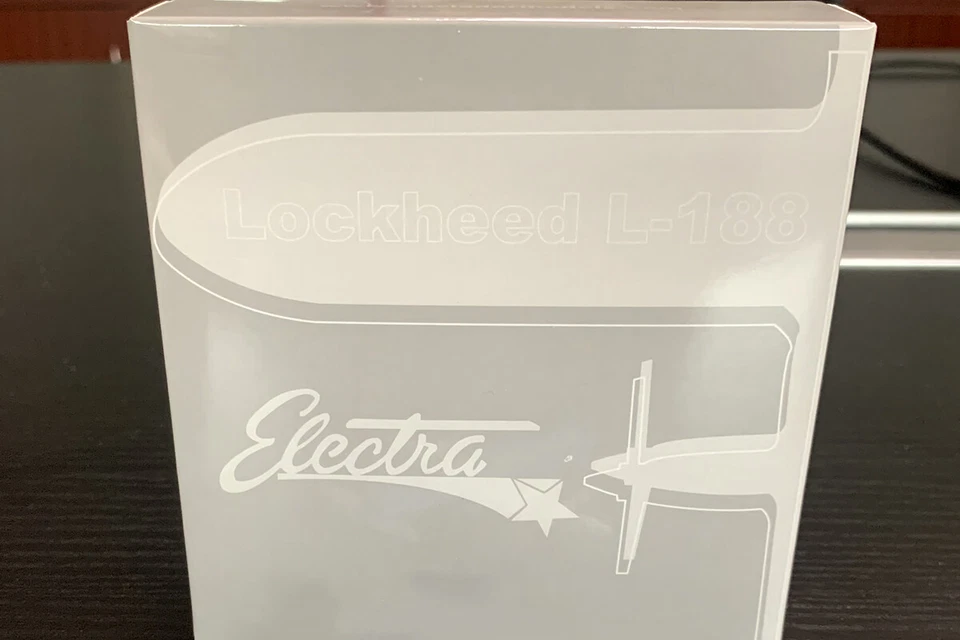 TAME Lockheed L-188A Electra / HC-AZY / EAV400-AZY / 1:400 - Image 3 of 3