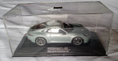 1:43 Minichamps Porsche 911 GT3 touring 70 years Australia Edition 0600/2021