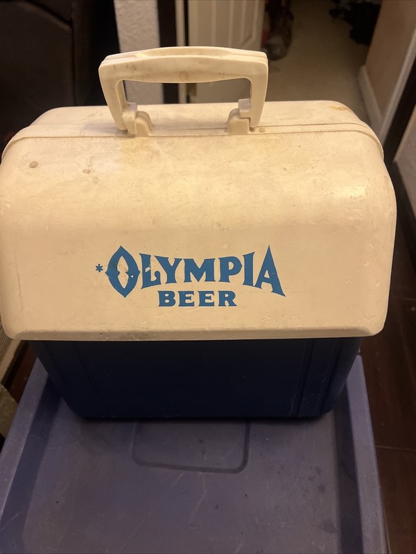 RARE VINTAGE OLYMPIA BEER PLASTIC SWINGER COOLER Covey Corp Nice Cooler !!!!