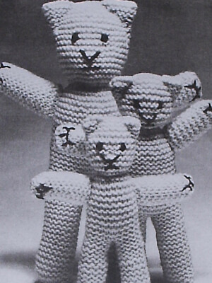 VINTAGE DK KNITTING PATTERN THREE TEDDY BEARS EASY GARTER STITCH NO SHAPING  UK