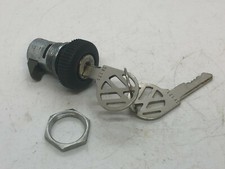 Vw Bug Beetle 19671979 Glove Box Latch Lock With Keys 111857131c Genuine Nos Vw Bug Beetle 19671979 Glove Box Latch Lock With Keys 111857131c Genuine Nos
