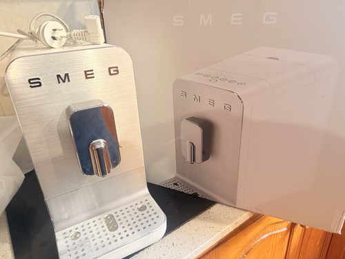 Smeg Automatic Coffee Machine with AutoMilk White BCC13WHMAU - Picture 5 of 7
