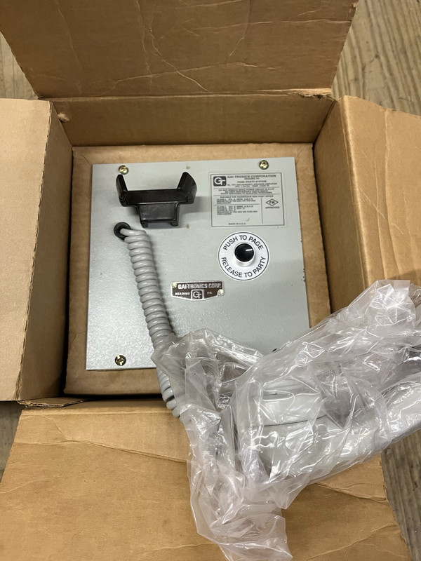 GAI-Tronics 2404-079 Metal Paging System Enclosure Push to Page Panel Mount