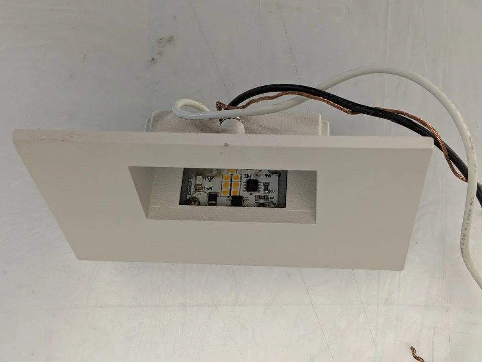 Lote de 7 Maxim Path-4W 1 luz de paso LED-5 pulgadas de ancho por 3" de alto acabado blanco Foto 4 de 4