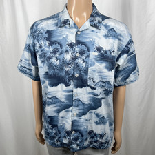 Vintage Quiksilver Men's Medium Blue Hawaiian Print Short Sleeve Button-Up Shirt