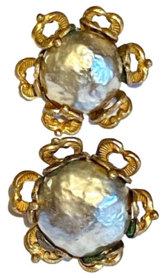 VINTAGE GOLD TONE FAUX MABE PEARL HASKELL ERA PIERCED EARRINGS