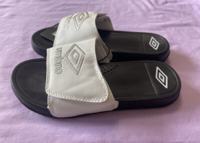 Umbro Heritage Silver Logo Children's Athletic Slides White, size M