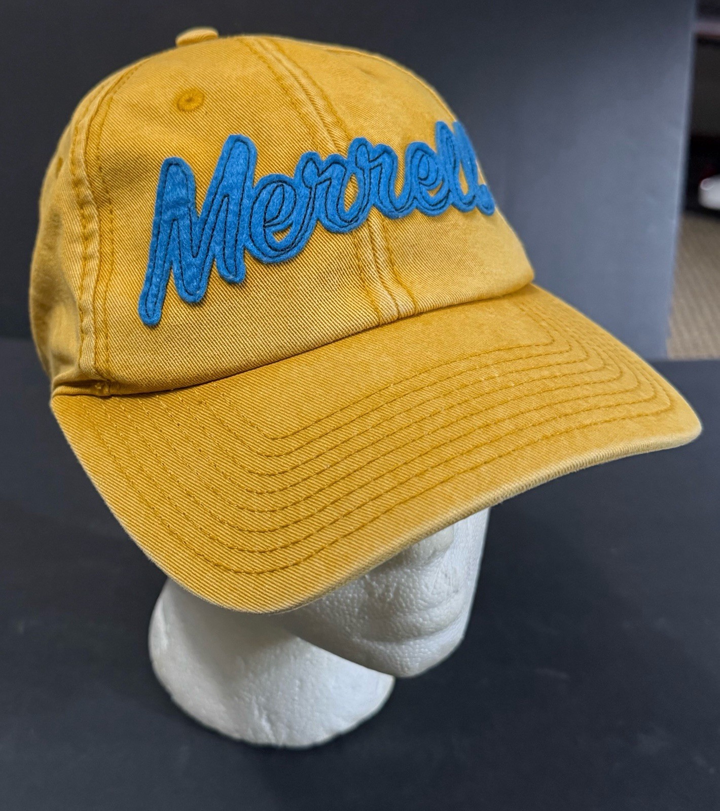 Cappello Merrell Ricamato 100% Cotone Regolabile StrapBack Giallo Senape Blu