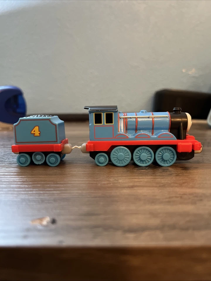 Thomas & Friends 2013 Take N Play Pull and Zoom Gordon Diecast Metal Train Foto 4 de 4