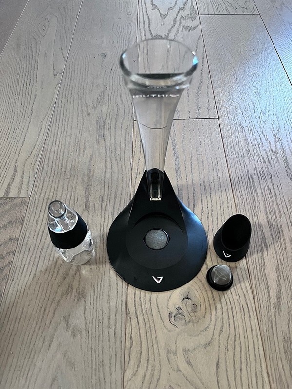 Vinturi Deluxe Essential Red Wine Aerator with Decanter Tower Set - lightly used