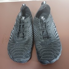 HF Water Shoes Men's Size 6 or Women's Size 7.5 38 black and silver