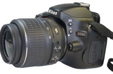 Nikon D5100 Kamera mit 18-45 Objektiv