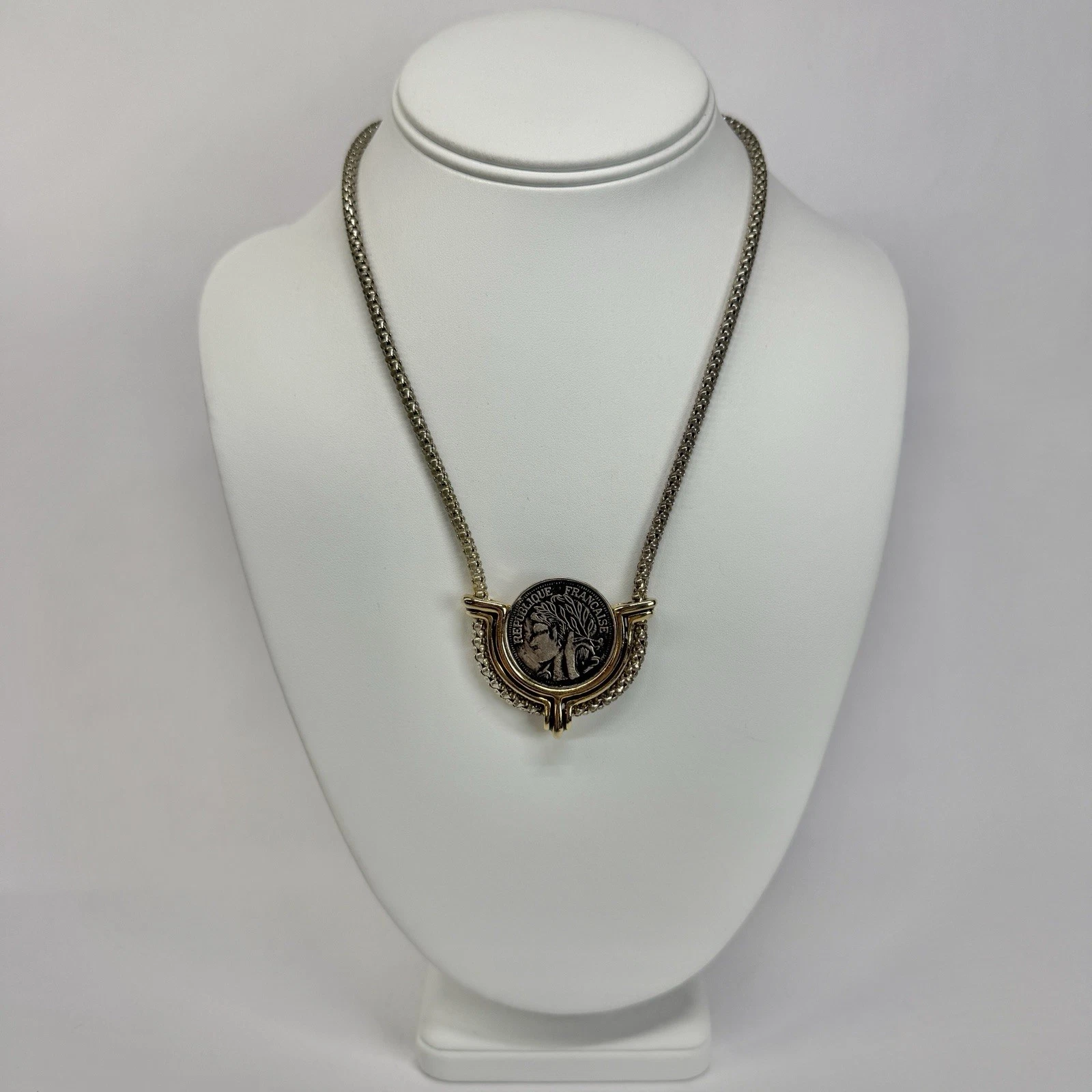 Elegant Republic Francaise Pendant Two Tone Vintage Necklace Jewelry N531