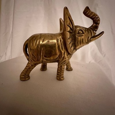 Vintage brass elephant B-35