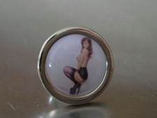 SEXY PIN UP GIRL IN SUSPENDERS TIE LAPEL SUIT PIN NEW