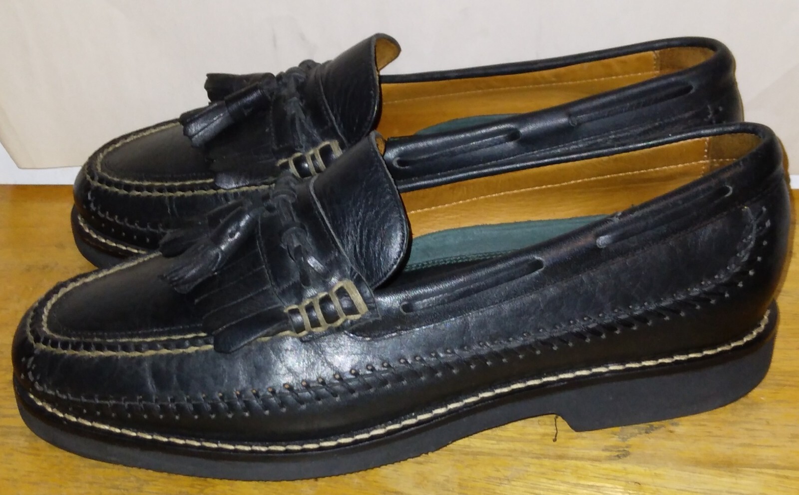 H.S. TRASK Vibram Black Slip On Leather Loafer Tassel… Gem